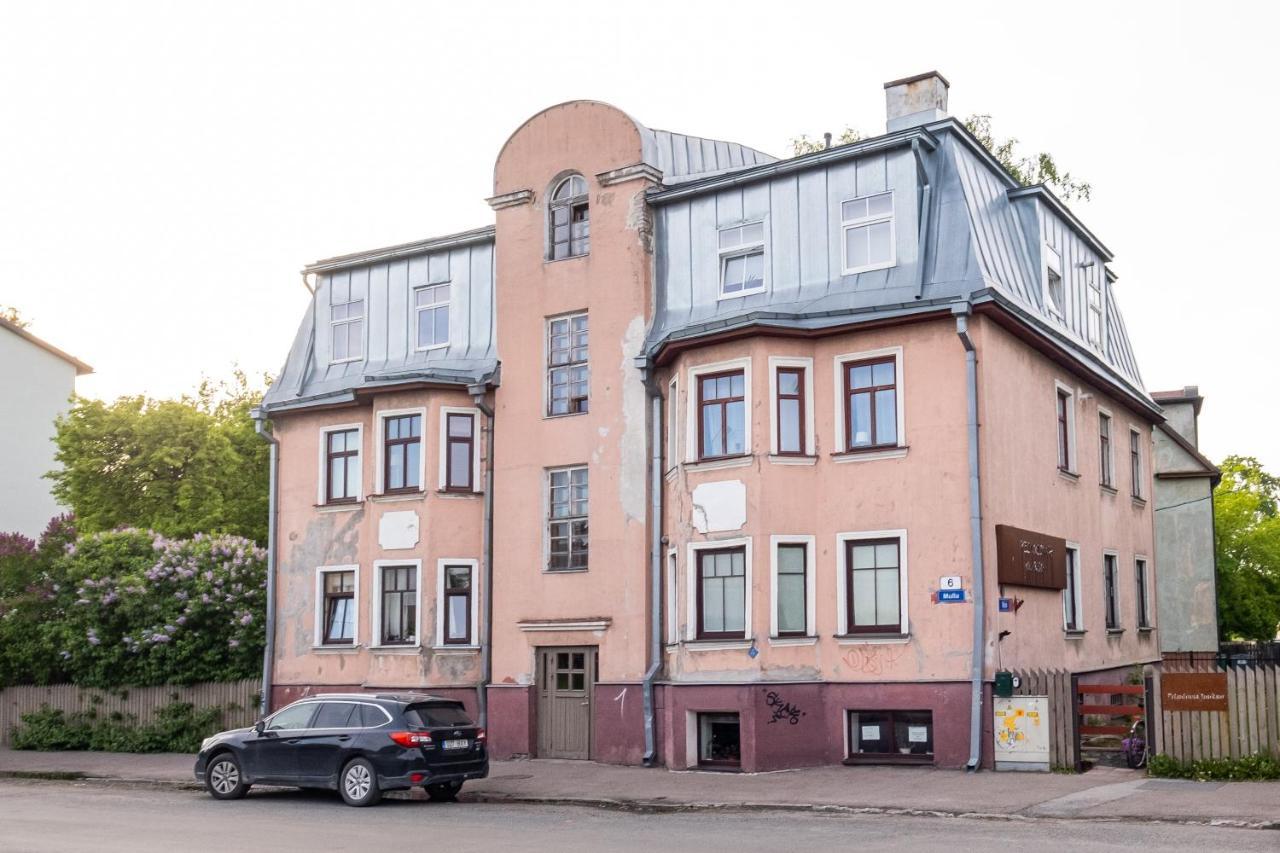 Artists Apartment Near Telliskivi Creative Centre Tallin Exterior foto